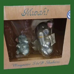 Westland giftware mwah magnetic mother& baby elephant salt & pepper shaker